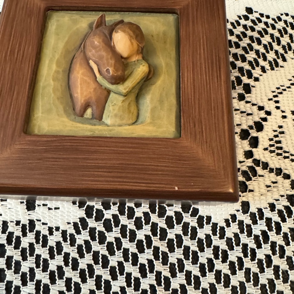 Willow Tree trinket box. Susan Lordi 2008 
Quiet strength.